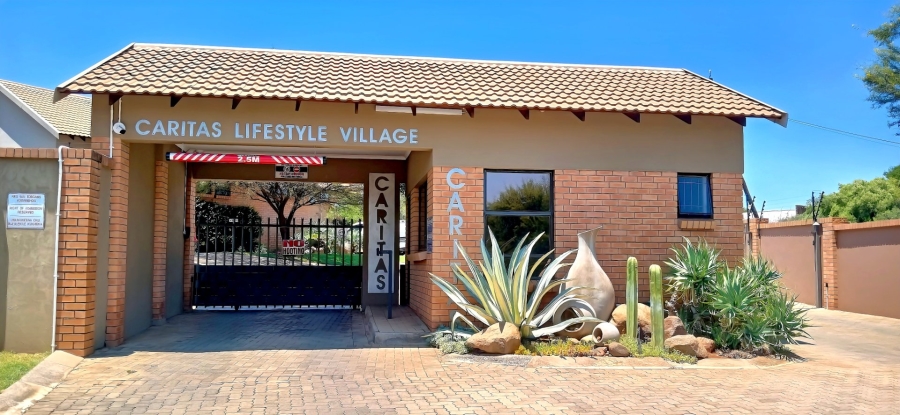 1 Bedroom Property for Sale in Langenhovenpark Free State